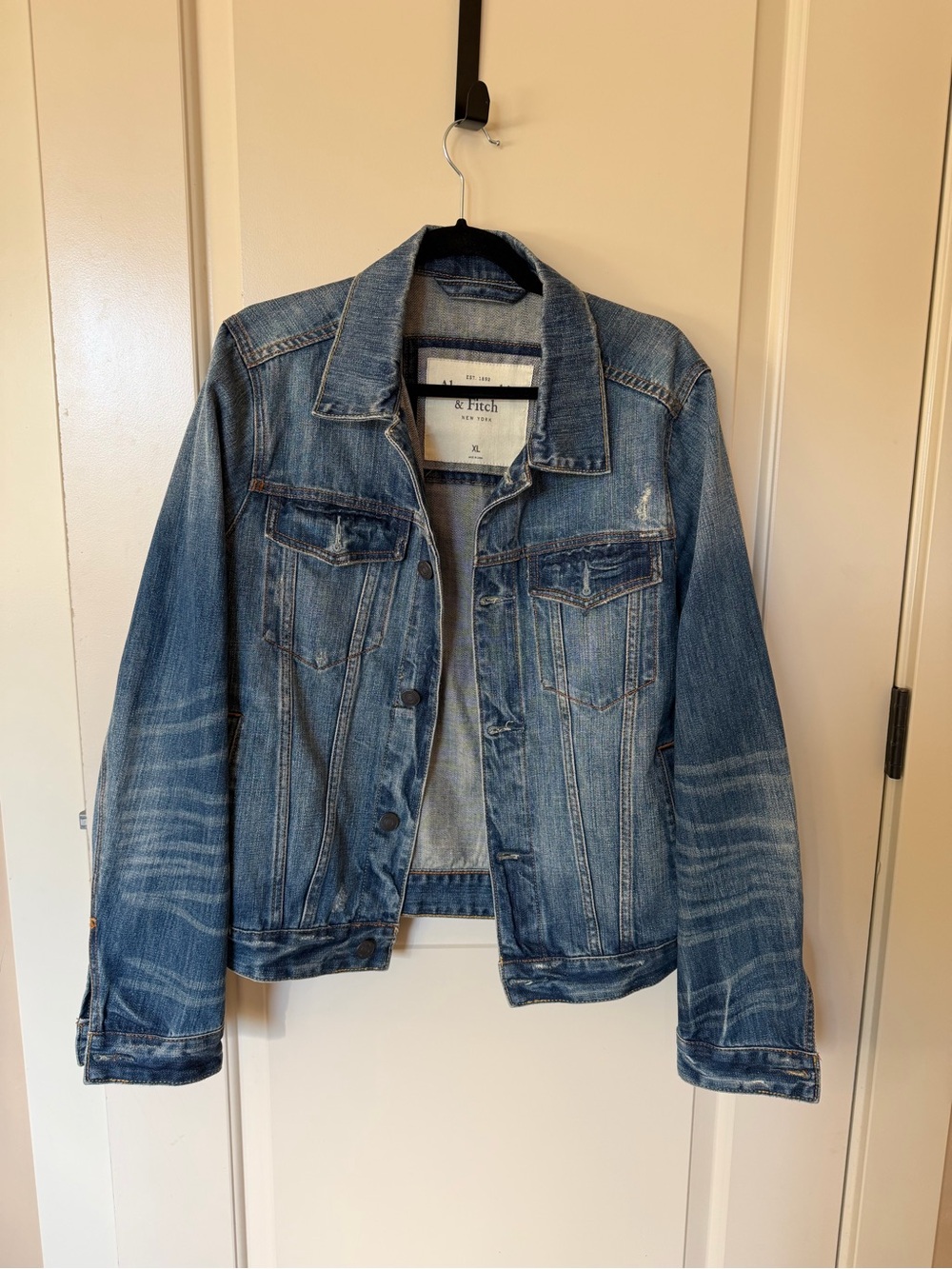 NWT Abercrombie & Fitch Men’s Denim Jean Jacket XL